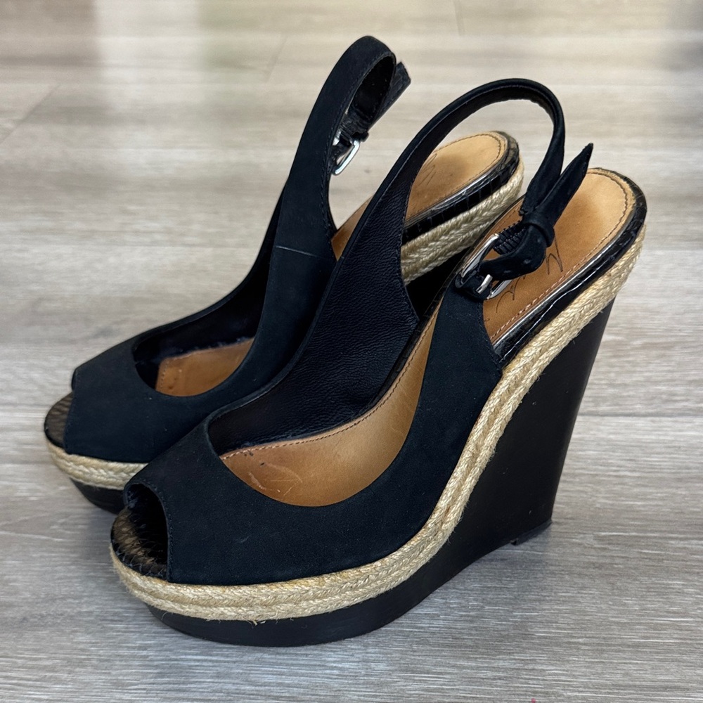 Badgley Mischka Black Peep-Toe Wedges